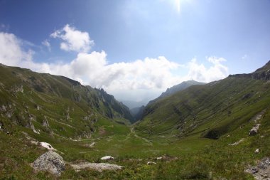 Romanya 'daki Güney Karpatlar' ın bir parçası olan Bucegi Dağları 'ndan manzara