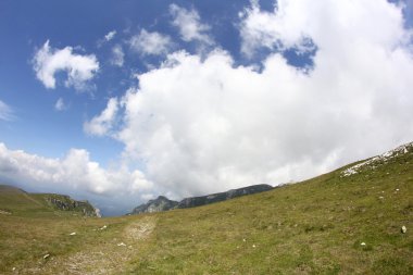 Romanya 'daki Güney Karpatlar' ın bir parçası olan Bucegi Dağları 'ndan manzara