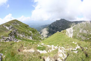 Romanya 'daki Güney Karpatlar' ın bir parçası olan Bucegi Dağları 'ndan manzara