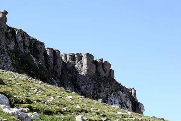 Paesaggio dai monti Bucegi, parte dei Carpazi meridionali in Romania — Foto Stock