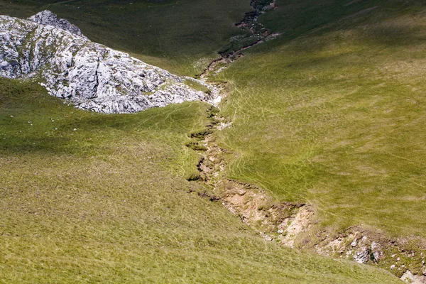 Landskap från Bucegi bergen, en del av södra Karpaterna i Rumänien — Stockfoto