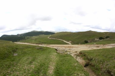 Romanya 'daki Güney Karpatlar' ın bir parçası olan Bucegi Dağları 'ndan manzara