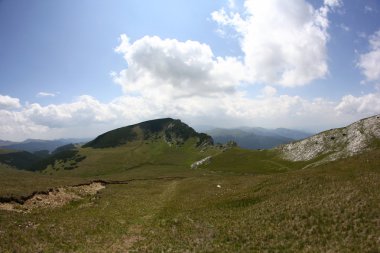Romanya 'daki Güney Karpatlar' ın bir parçası olan Bucegi Dağları 'ndan manzara