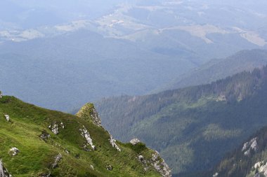 Romanya 'daki Güney Karpatlar' ın bir parçası olan Bucegi Dağları 'ndan manzara