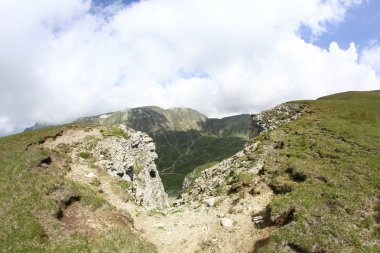 Romanya 'daki Güney Karpatlar' ın bir parçası olan Bucegi Dağları 'ndan manzara