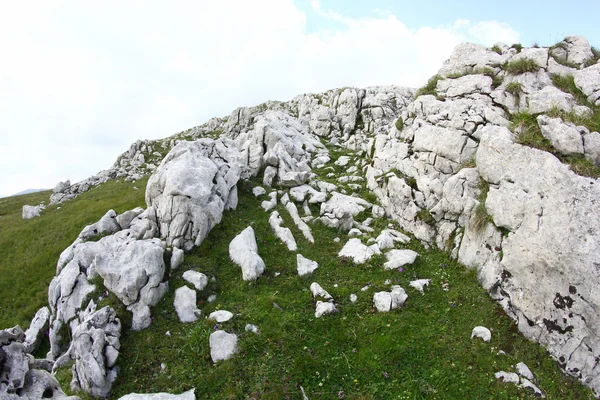 Paesaggio dai monti Bucegi, parte dei Carpazi meridionali in Romania — Foto Stock