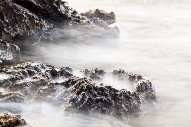 Yunanistan, Thassos Adası - dalgalar ve kayalar - uzun pozlama fotoğraf ege kıyı