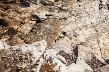 Ege deniz kıyısı ve mermer taşları Aliki, Thassos Adası