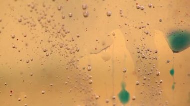 Efervesan karışımı yağ, su ve renkli mürekkep