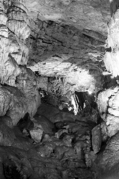 Scène de la grotte bulgare Saeva Dupka — Photo