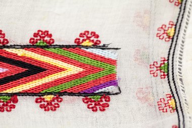 Romence geleneksel bluz - dokular ve geleneksel motiflerle, vintage dokular