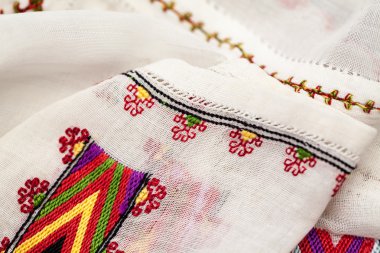 Romence geleneksel bluz - dokular ve geleneksel motiflerle, vintage dokular