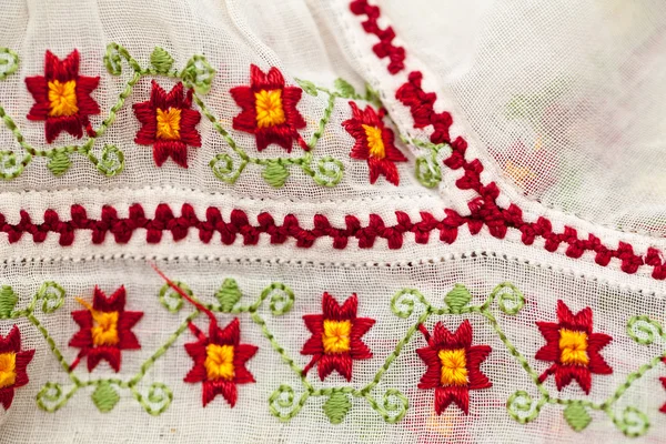 Rumänska traditionella blus - texturer och traditionella motiv, vintage — Stockfoto