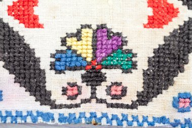 Romence geleneksel bluz - dokular ve geleneksel motiflerle, vintage dokular