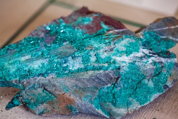 Prachtige kristallen, mineralen en stenen - kleuren en texturen — Stockfoto