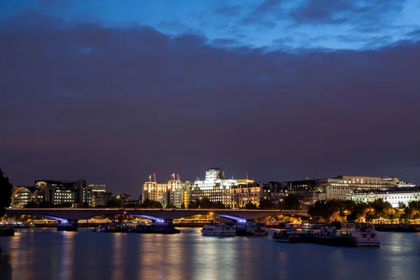 Noches en Londres desde los muelles — Foto de Stock