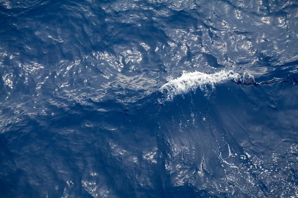 Vatten konsistens - djupt vatten från Egeiska havet — Stockfoto