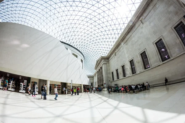 29.07。到 2015 年，伦敦，英国的大英博物馆视图和详细信息。鱼眼镜头效果 — 图库照片