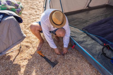 Adamın biri çadır bir şehre çadır kurdu..