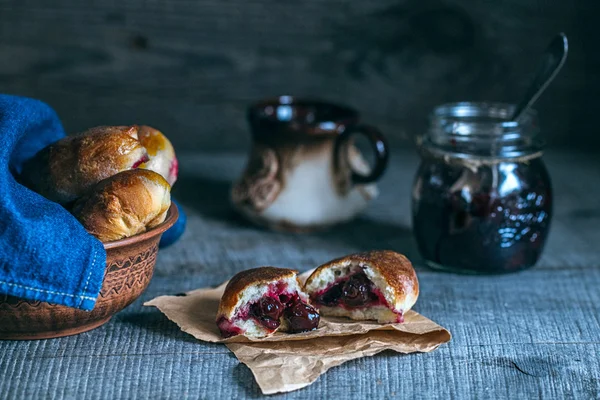 Pastry with cherry — Stock Photo, Image