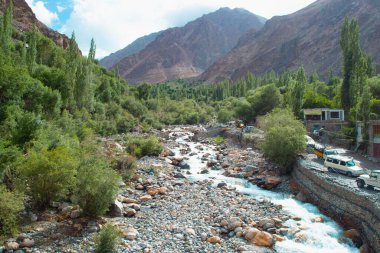 TURTUK, Hindistan - Haziran 2018: Türkiye 'nin manzarası Leh Ladakh, Hindistan' daki en kuzeydeki köylerden biridir..