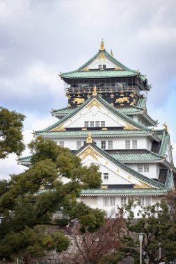 Osaka kalesi Japonya 'nın en ünlü simgelerinden biri olan Japonya' nın en büyük kalesidir..