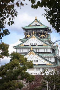 Osaka kalesi Japonya 'nın en ünlü simgelerinden biri olan Japonya' nın en büyük kalesidir..