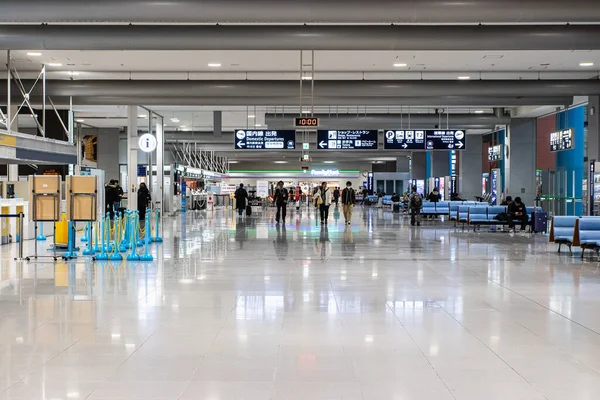 2018年12月6日大阪 関西空港駅をご利用のお客様へ2018年12月6日大阪 関西空港駅をご利用のお客様 — ストック写真