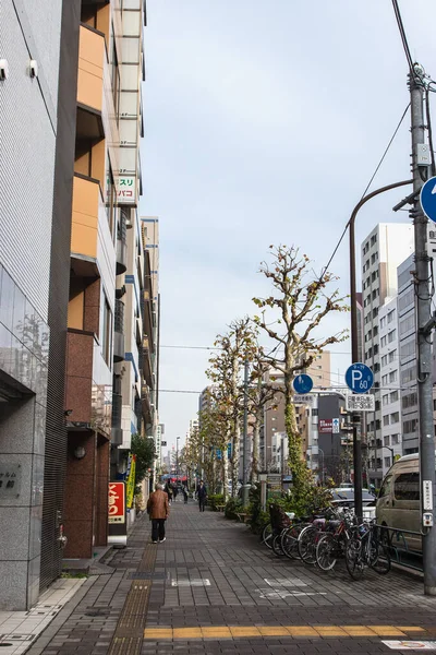 2018年12月8日 日本文化である朝の東京市内の清掃道路 — ストック写真