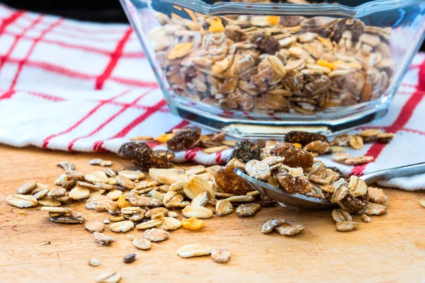 Granola cereal with raisins and nuts — Stock Photo, Image