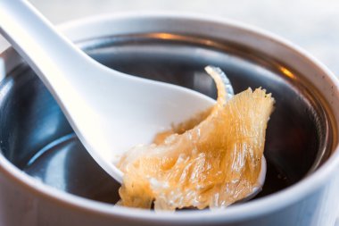 Köpekbalığı yüzgeci çorbası, Çin yemeği