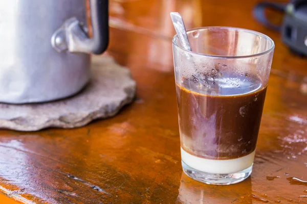 Cafea caldă și lapte — Fotografie, imagine de stoc