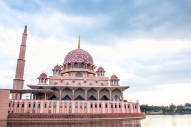 Putra Camii Putrajaya şehirde yeni Federal Bölge yer.