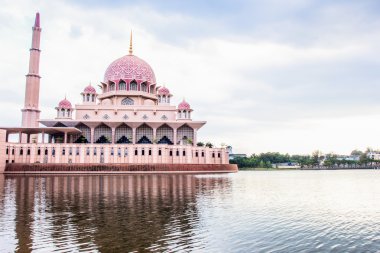 Putra Camii Putrajaya şehirde yeni Federal Bölge yer.