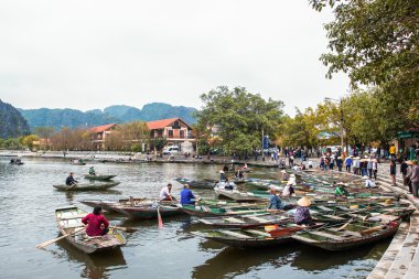 Ninh Binh, Vietnam - March01, 2015: Trang tanımlanamayan turist