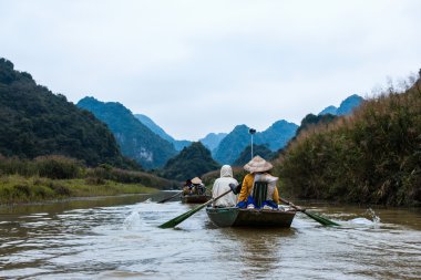Ninh Binh, Vietnam - March01, 2015: Trang tanımlanamayan turist