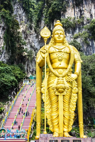 Murugan el Dios hindú de la guerra y la victoria. Esta estatua de Murugan —  Fotos de Stock