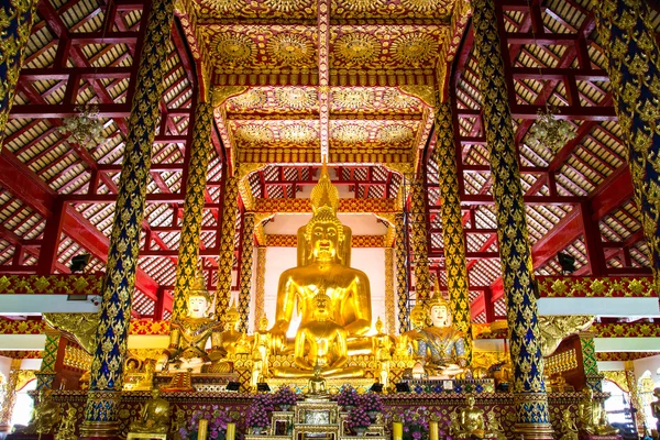 Bouddhiste d'or au temple wat suan dok, chiang mai, thailand — Photo