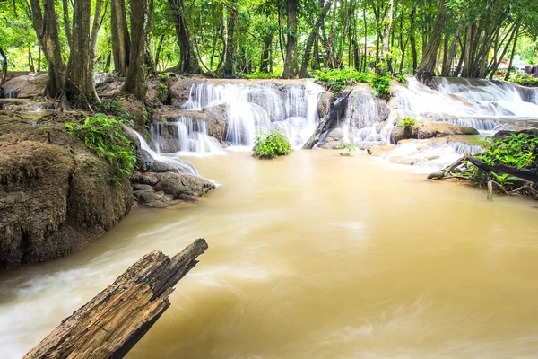 Cascade Keingkravia à sangkhlaburi, Kanjanaburi. Thaïlande — Photo