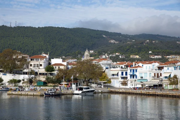 ギリシャのスキアトス島 街の美しい風景 — ストック写真