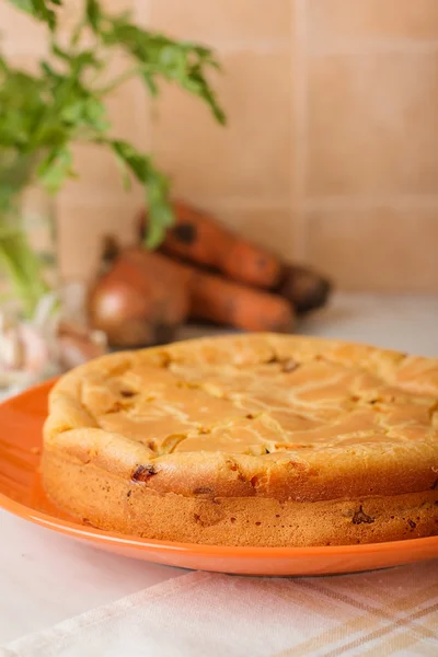 Pollo fresco e torta di carote — Foto Stock