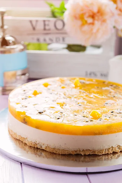 Frutto della passione fresco cheesecake dessert — Foto Stock
