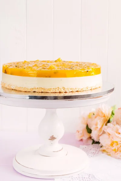 Frutto della passione fresco cheesecake dessert — Foto Stock