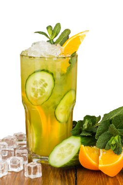 Salatalık ve turuncu limonata