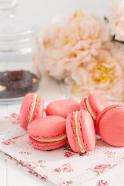 Çiçekli Kırmızı macaroons