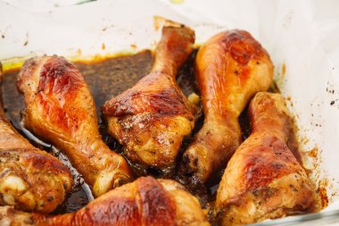 kızarmış tavuk budu