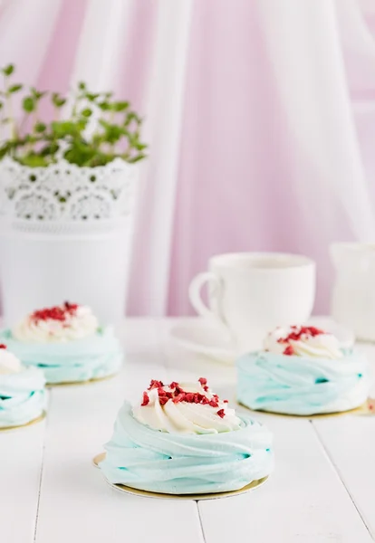 Blue pavlova desserts — Stock Photo, Image