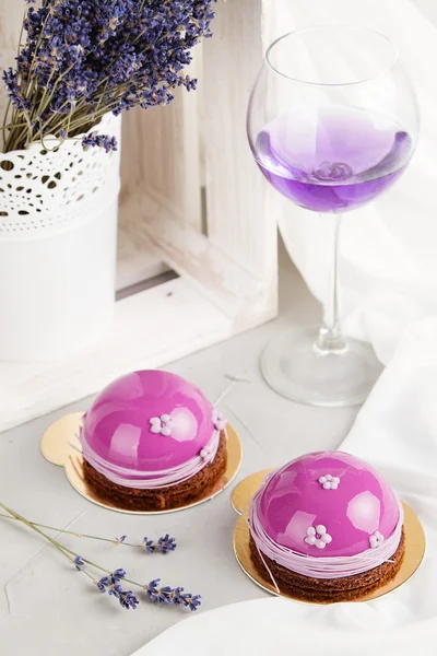 Lavanta Fransız mousse kek pembe ayna sır ile