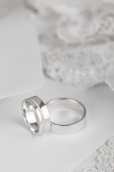 Closeup wedding rings — Stock Photo, Image