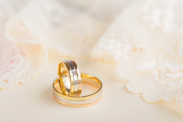 Złote Pierścienie Ślubne — Zdjęcie stockowe